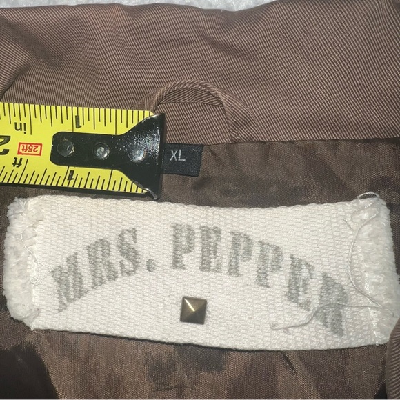 vintage y2k Mrs. Pepper jacket size XL brown. - Picture 3 of 7
